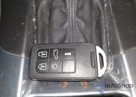 2015 Volvo S60 T5 Premier Plus из США, поврежденный, VIN YV140MFC2F1317897